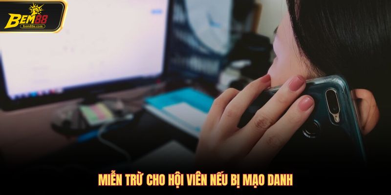 Nếu người lạ mạo danh bạn hãy báo cáo ngay